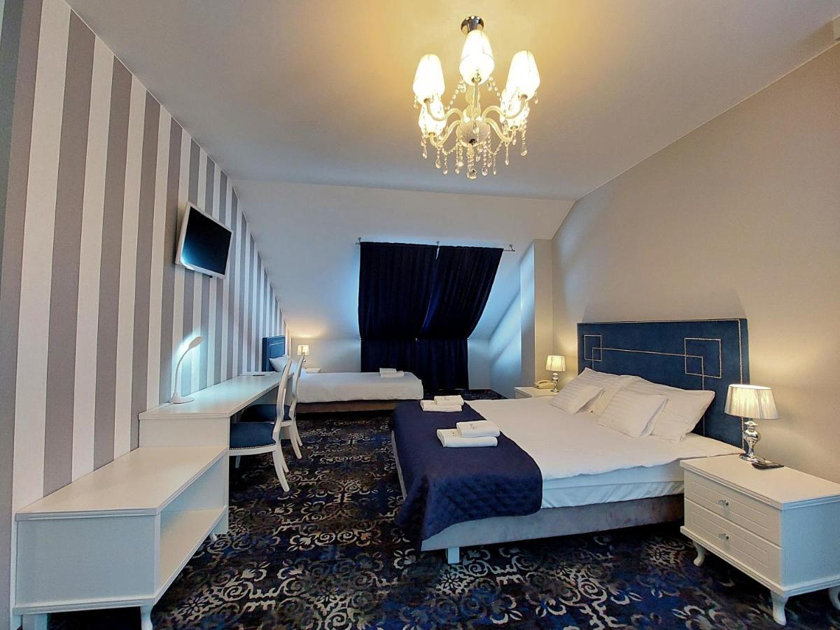 Hotel Lord 라돔 외부 사진