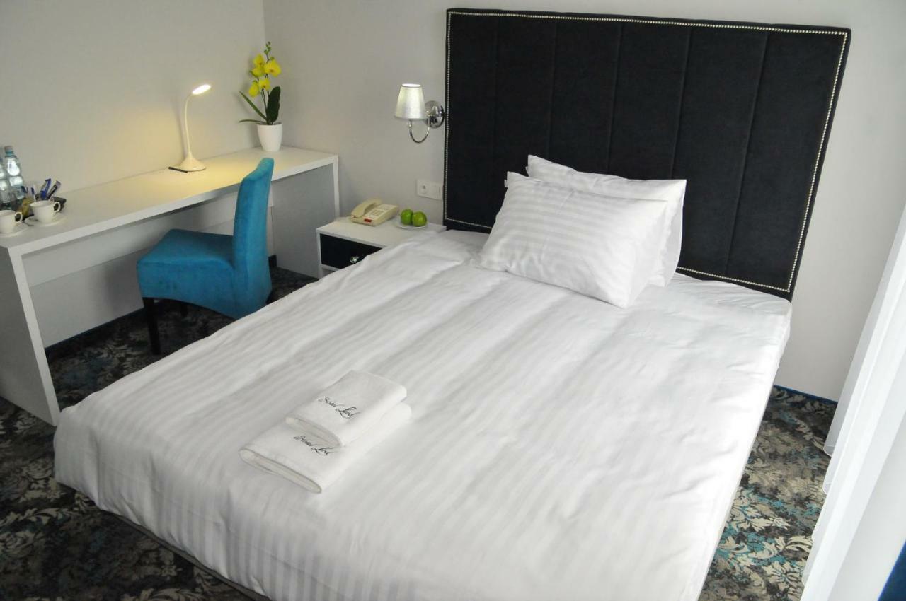 Hotel Lord 라돔 외부 사진