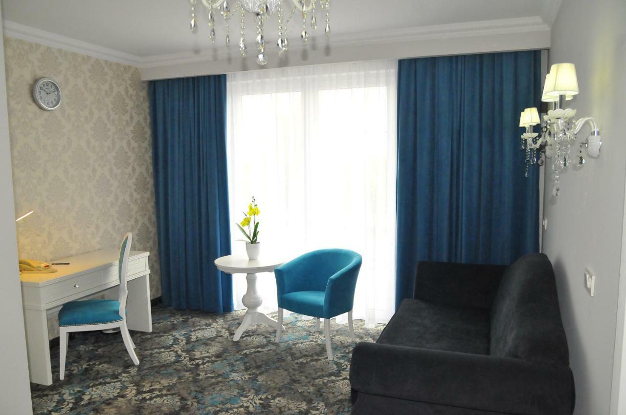 Hotel Lord 라돔 외부 사진