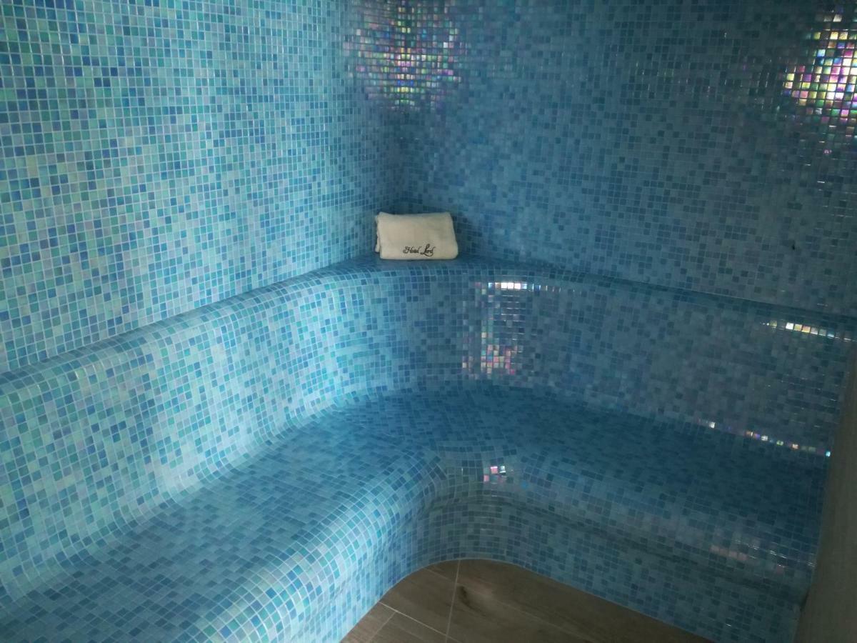 Hotel Lord 라돔 외부 사진
